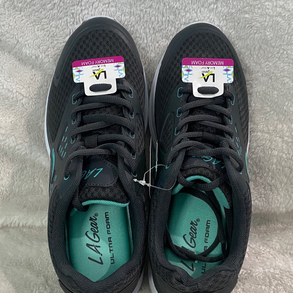 L.A. Gear Black and Teal Women's Sneakers, Size 8